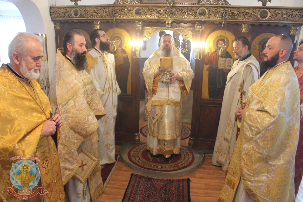 Храмов празник отбеляза манастирът „Св. Три Светители“ в столичния кв. Орландовци