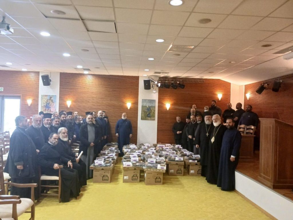 Παράδοση υπολογιστών στην Μητρόπολη Αρκαλοχωρίου από το Ίδρυμα Ποιμαντικής Επιμόρφωσης