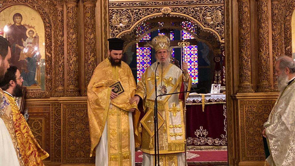 Χειροτονία νέου Ιερέα από τον Μητροπολίτη Θαυμακού στον Ιερό Ναό Φανερωμένης Χολαργού