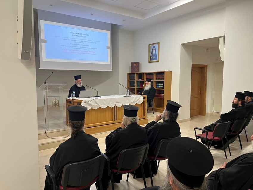 Ιερατική Σύναξη στην Ι.Μ. Νέας Σμύρνης με θέμα «Εξομολόγηση και υποβοηθούμενη αναπαραγωγή»