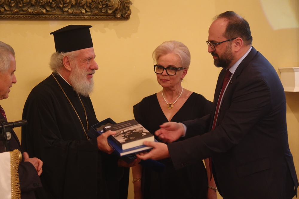 Η Λέσχη Αποστράτων Αξιωματικών του Λιμενικού Σώματος τίμησε το Πανελλήνιο Ιερό Ίδρυμα Ευαγγελιστρίας Τήνου