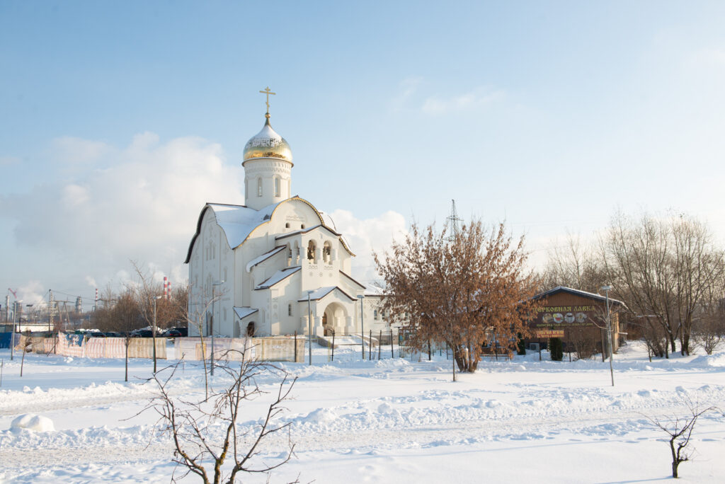 ПРЕДСЕДАТЕЛЬ ФХУ, СОВЕТНИК ПАТРИАРХА И УПРАВЛЯЮЩИЙ ЮГО-ВОСТОЧНЫМ ВИКАРИАТСТВОМ ПРОВЕЛИ СОВЕЩАНИЕ ПО СТРОИТЕЛЬСТВУ ХРАМОВ В ЮВАО Г. МОСКВЫ