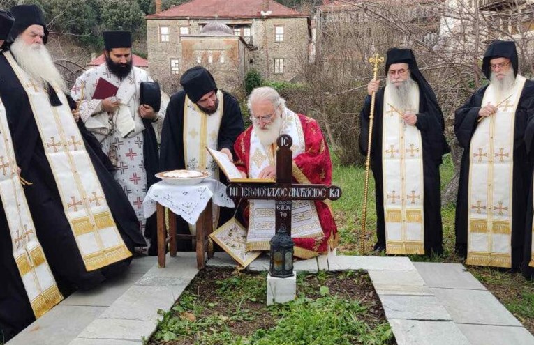 Το ετήσιο μνημόσυνο του μακαριστού Γέροντος Αναστασίου τέλεσε ο Αρκαλοχωρίου Ανδρέας