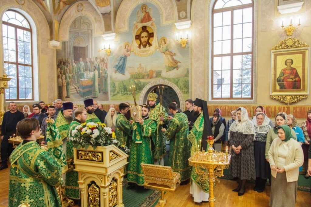 ПРЕДСЕДАТЕЛЬ ФХУ СОВЕРШИЛ ЛИТУРГИЮ В ДОМОВОМ ХРАМЕ ХУДОЖЕСТВЕННОГО ПРЕДПРИЯТИЯ «СОФРИНО»