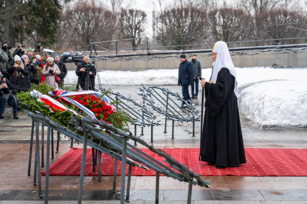 В 80-ю годовщину полного освобождения Ленинграда от фашистской блокады Святейший Патриарх Кирилл принял участие в торжественно-траурной церемонии на Пискаревском кладбище Санкт-Петербурга