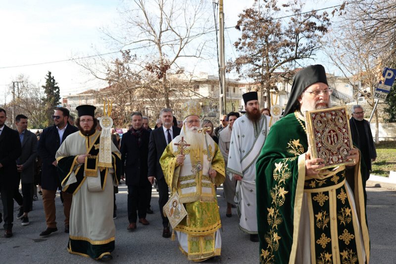 Δημητριάδος Ιγνάτιος: «Ο λαός μας αντιστέκεται» – Λαμπρή η πανήγυρις των Αγίων Αντωνίων στην Αγιά