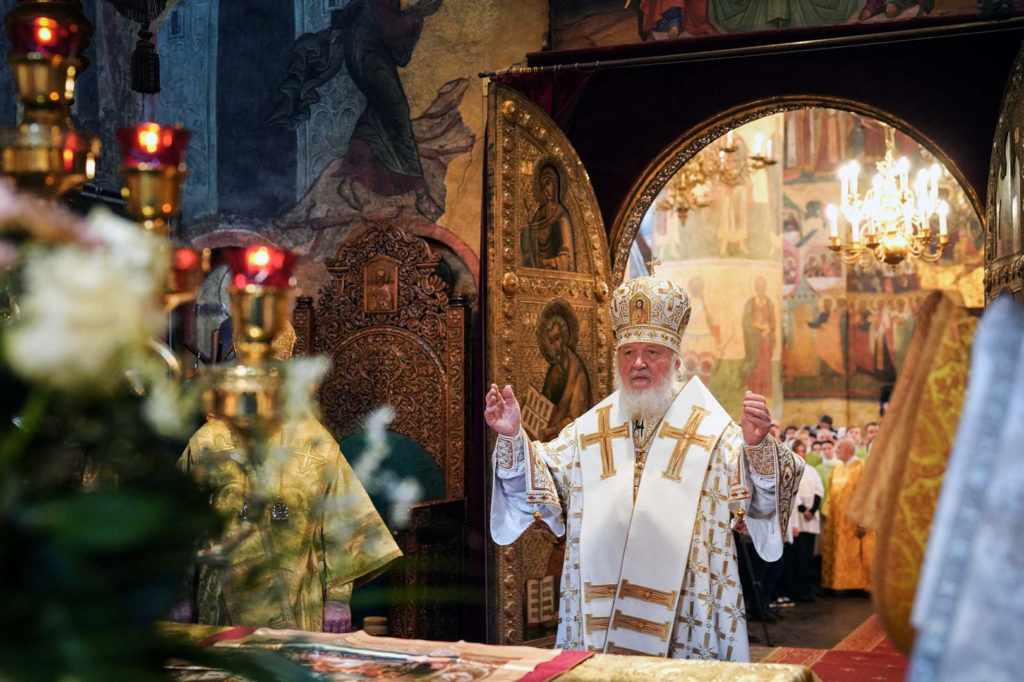 Святейший Патриарх Кирилл рукоположил во священника секретаря ОВЦС по межрелигиозным отношениям