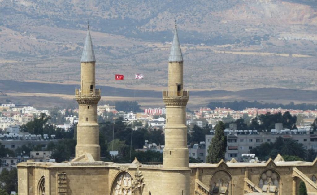 Παράνομη επίσκεψη στα Κατεχόμενα πραγματοποιεί ο Τούρκος αντιπρόεδρος – Αγωγή κατά της οικοδόμησης τεμένους