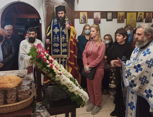 O Μητροπολίτης Πάφου στο πανηγυρίζον εξωκλήσι του Αγίου Θεοδοσίου του Κοινοβιάρχου στο Αναβαργός