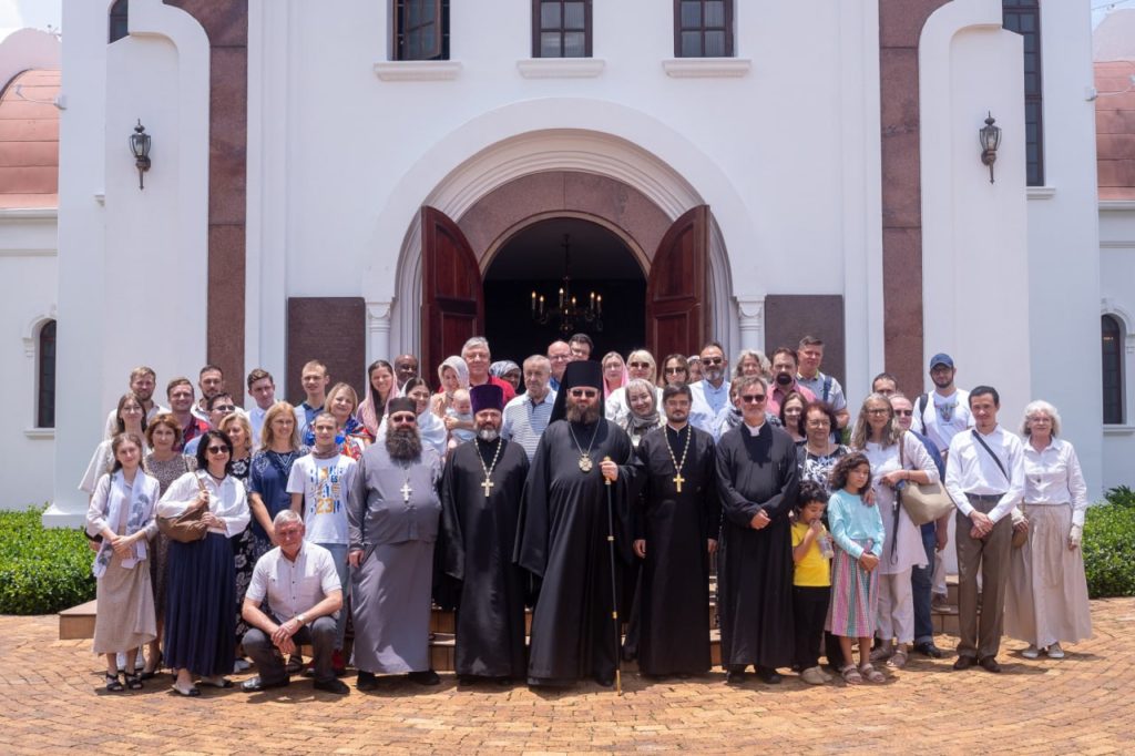 Епископ Зарайский Константин совершил Литургию в Сергиевском храме в Йоханнесбурге