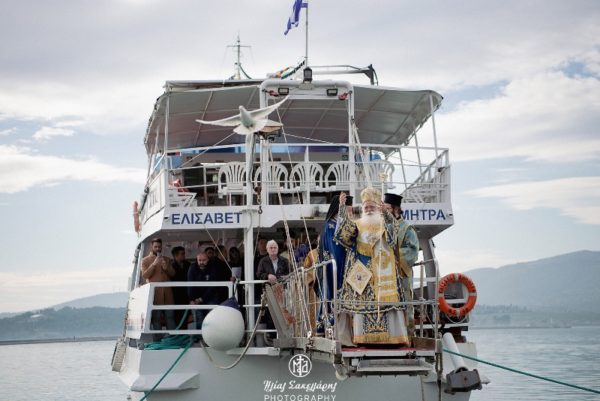 Δημητριάδος Ιγνάτιος: «Κρατείστε μέσα σας το φως του Χριστού» – Τα Θεοφάνεια στον Βόλο