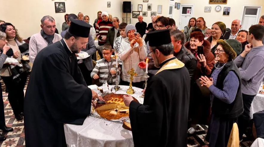 Ceremonia Vasilopitei a avut loc la biserica brâncovenească din Istanbul, în prezența Mitropolitului grec Stefanos