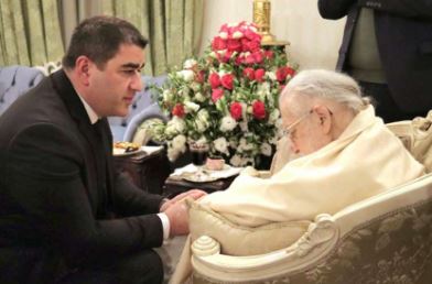 შალვა პაპუაშვილი: ვულოცავ უწმინდესსა და უნეტარეს ილია მეორეს დაბადების დღეს! ილია მეორის ამაგი ფასდაუდებელია ქართული სულიერების განმტკიცებასა და ეროვნული თვითშეგნების გაღვივებაში