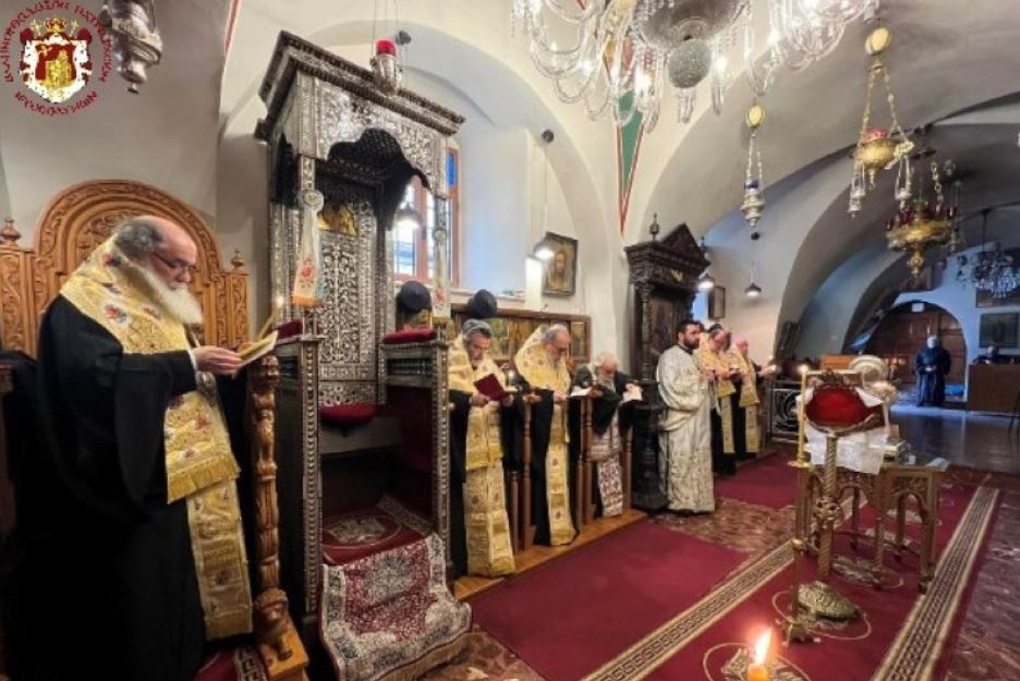 خدمة صلاة تقديس الزيت لعيد الميلاد المجيد