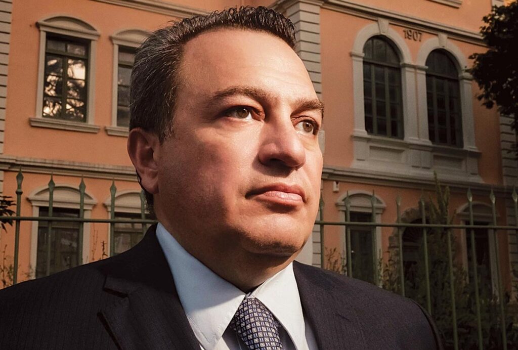 Ευριπίδης Στυλιανίδης: “Τα παιδιά θέλουν μαμά και μπαμπά. Δεν πρέπει να διαταράξουμε τον αξιακό κώδικα της ελληνικής κοινωνίας”