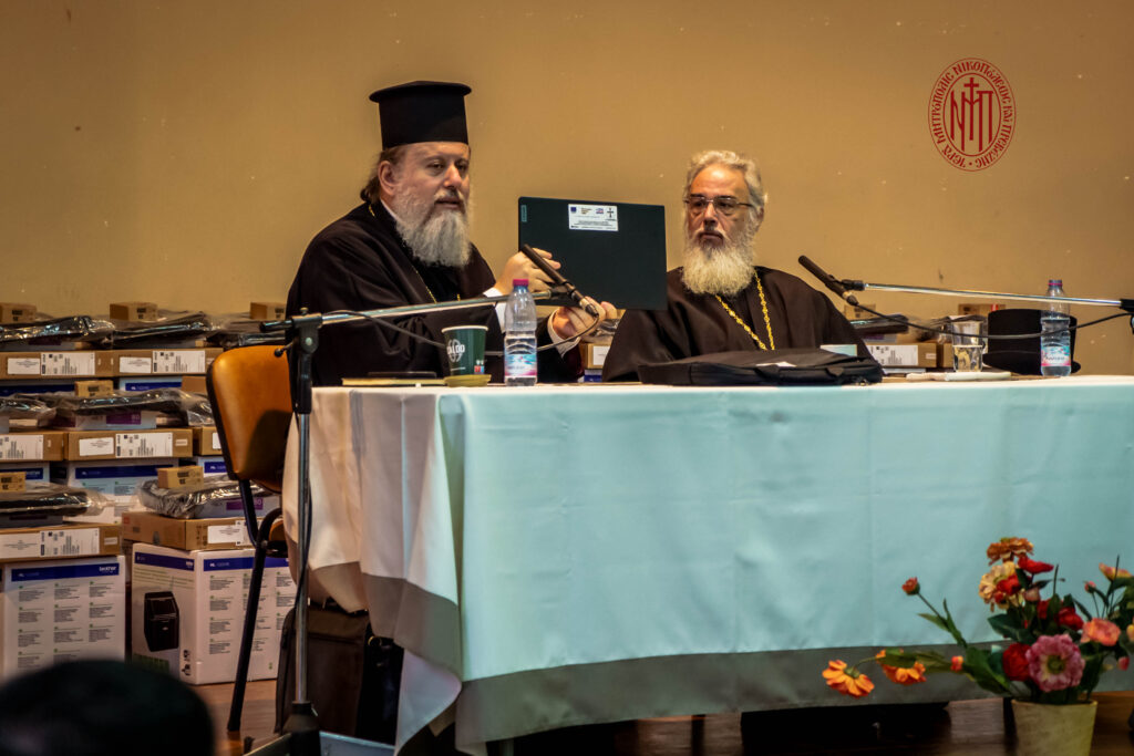 Παράδοση υπολογιστών και εκτυπωτών στους ιερείς της Ι.Μ. Νικοπόλεως και Πρεβέζης