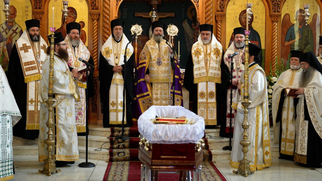 Το «ύστατο χαίρε» στον μακαριστό Πρωτοπρεσβύτερο του Οικουμενικού Θρόνου Νικόλαο Μποζίκη