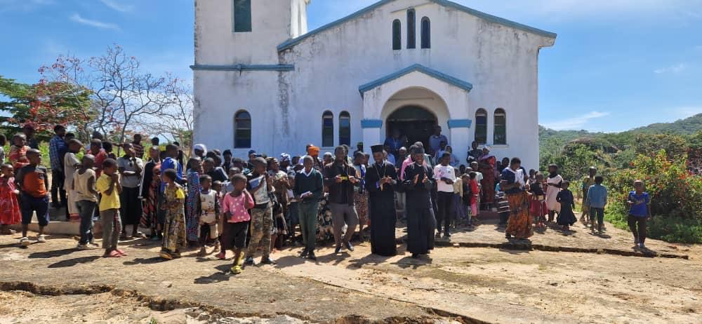 Μνημόσυνα και γεύματα στην Τανζανία
