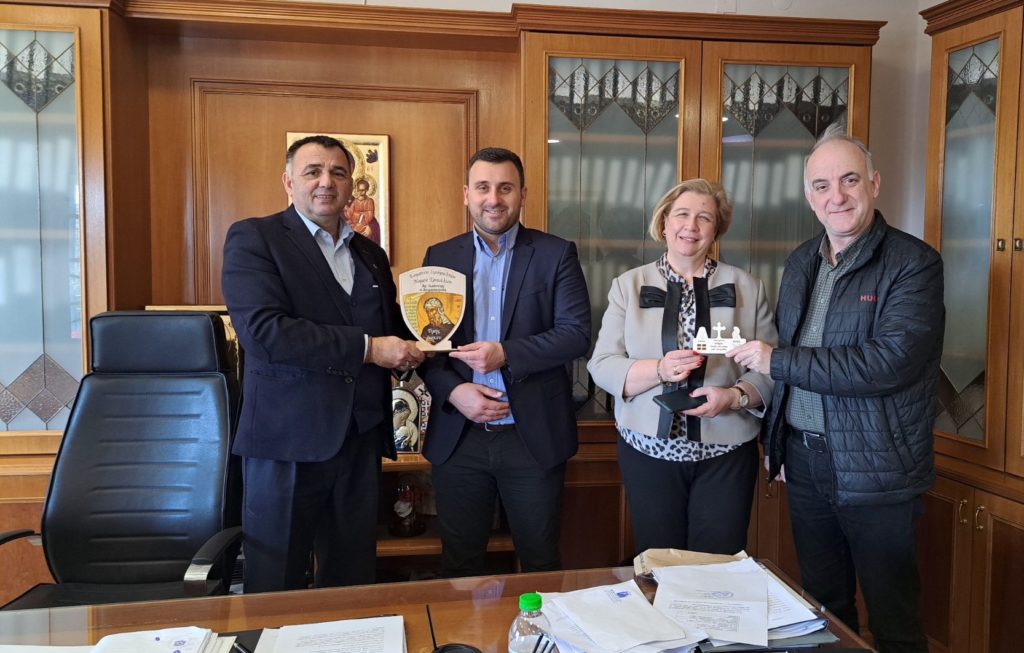 Εθιμοτυπική επίσκεψη του Σωματείου Ιεροψαλτών Τρικάλων στον Δήμαρχο Μετεώρων