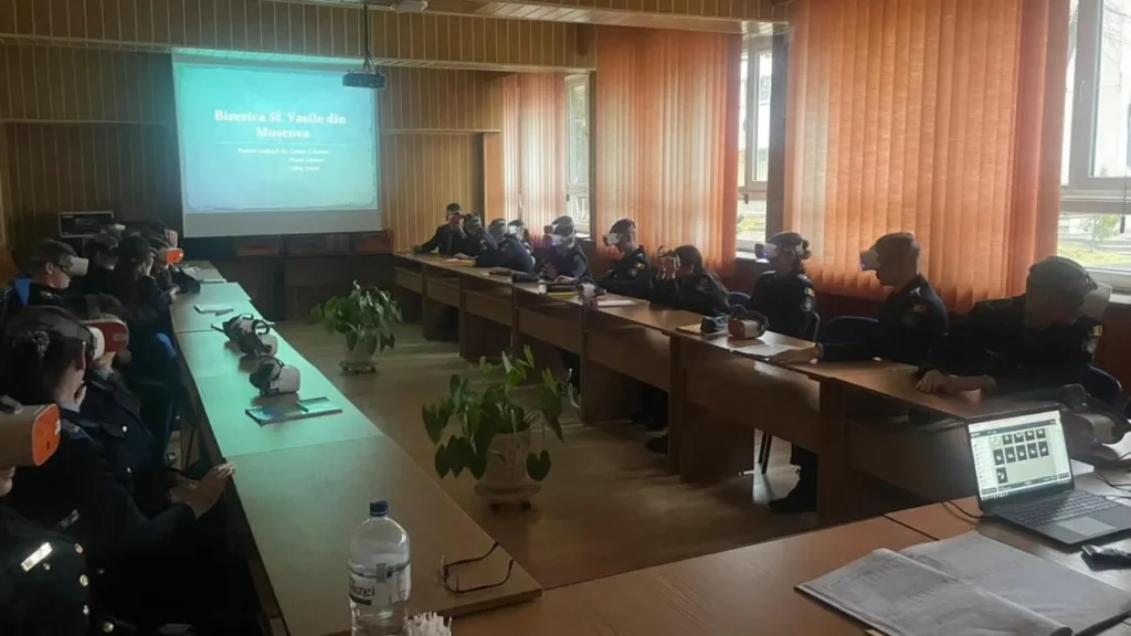 Elevii colegiului militar din Alba Iulia, în pelerinaj virtual la cele mai mari catedrale din lume