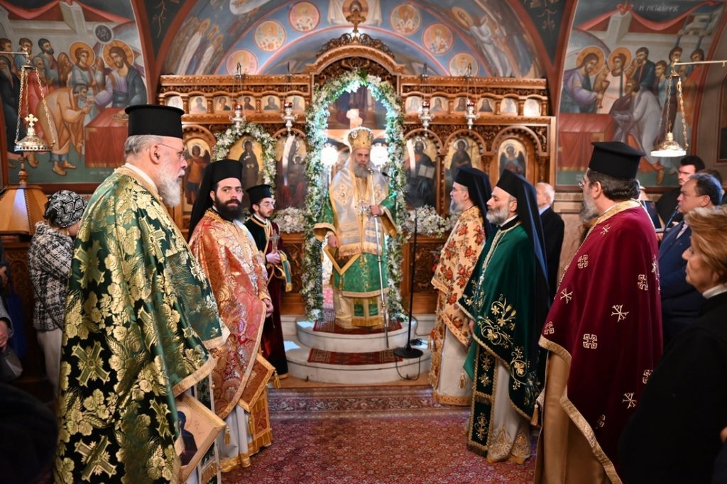 Η πανήγυρη του Ιερού Ναού Αγίας Φιλοθέης Αττικής (ΦΩΤΟ)