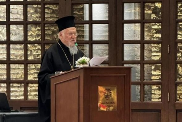 الكلي القداسة ليس لدينا خيار سوى الحفاظ على تراثنا اللغوي ورعايته