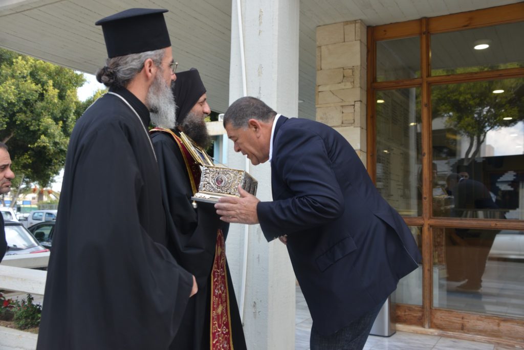 Η Αγία Ζώνη στο Δημαρχείο Παραλιμνίου (ΦΩΤΟ)