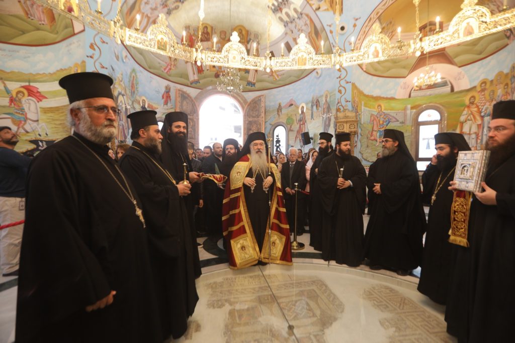 حلمٌ يتحقّق .. القدّاس الأوّل في كنيسة الأقمار الثّلاثة