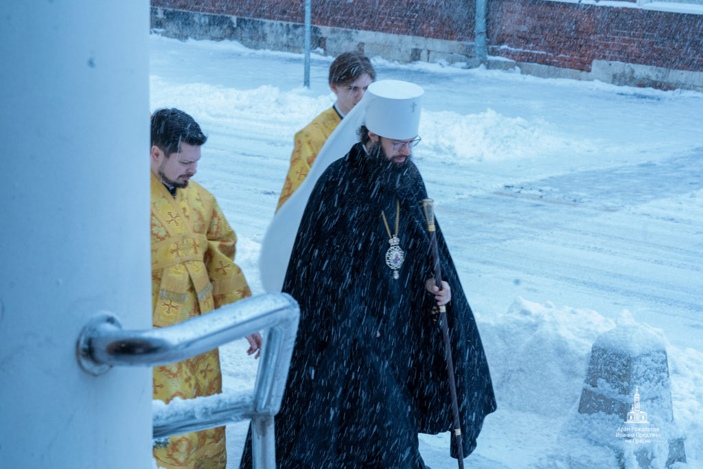 Митрополит Антоний совершил иерейскую хиротонию сотрудника ОВЦС иеродиакона Петра (Ахматханова)