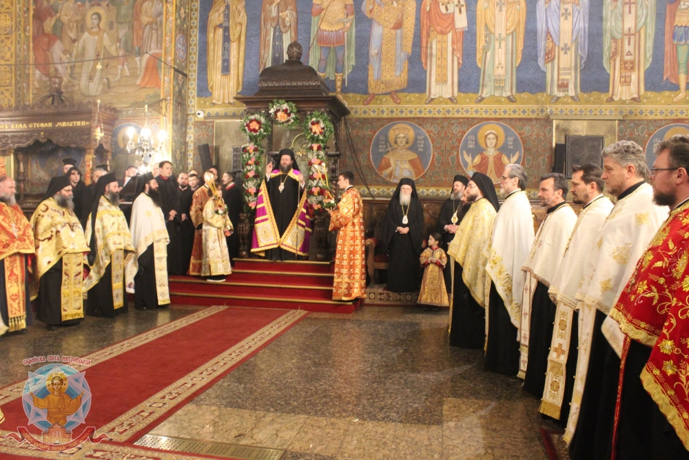 Празнична архиерейска вечерня в чест на св. Поликарп, епископ Смирненски