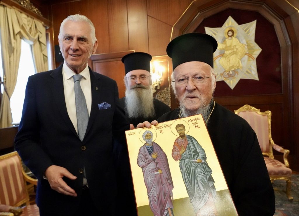 Ο Μητροπολίτης Γρηγόριος και ο Δήμαρχος Περιστερίου στο Φανάρι