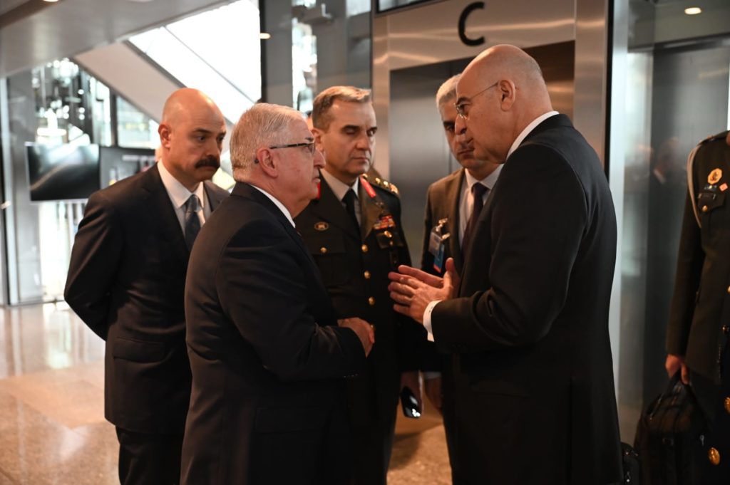 Συνάντηση Δένδια – Γκιουλέρ στις Βρυξέλλες για την «ανάγκη διατήρησης του κλίματος ύφεσης»