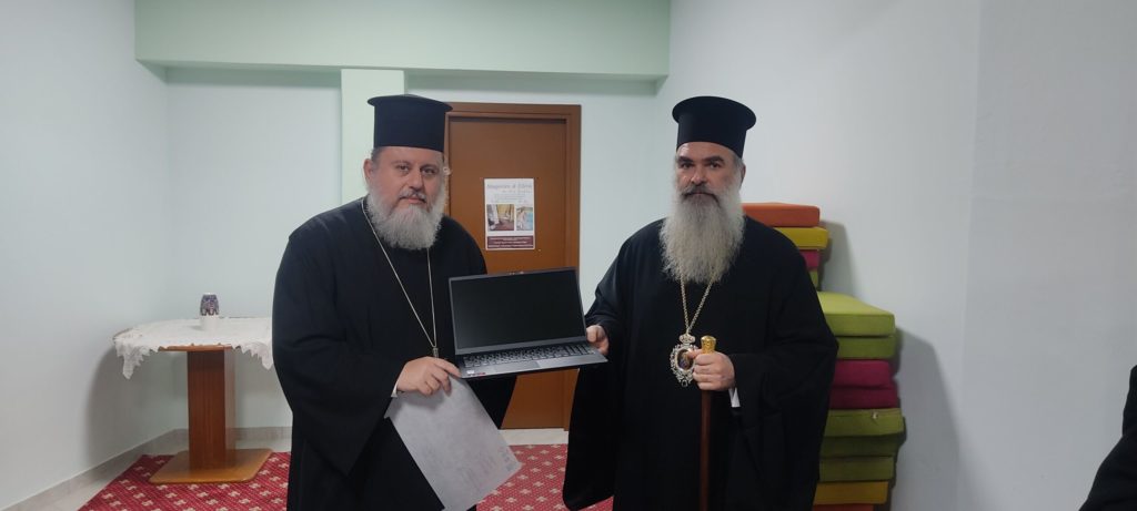 Υπολογιστές και εκτυπωτές έλαβαν οι ιερείς της Ιεράς Μητροπόλεως Ελασσώνος