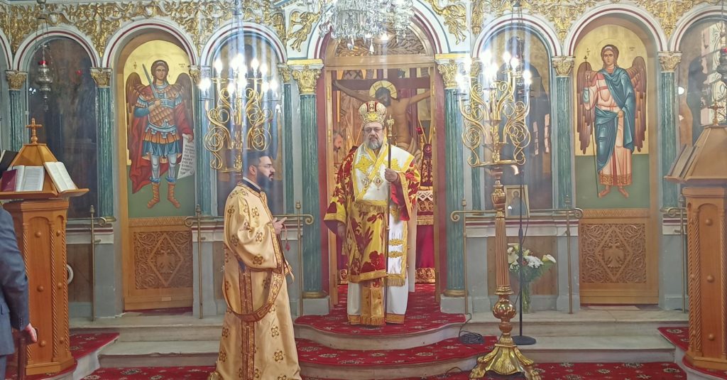 O Μητροπολίτης Μεσσηνίας ιερούργησε στον Ιερό Ναό Τριών Ιεραρχών Μεσσήνης