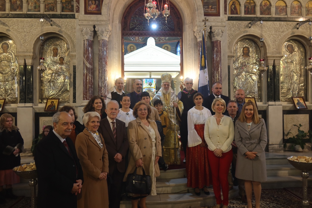 Με τους εν Αθήναις Κείους συναντήθηκε Λειτουργικώς ο Μητροπολίτης Σύρου