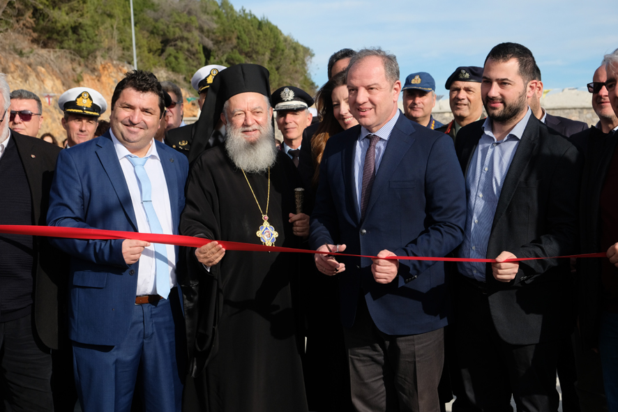 Ο Μητροπολίτης Χαλκίδος τέλεσε τον αγιασμό εγκαινίων του αλιευτικού καταφυγίου Αγίας Άννης