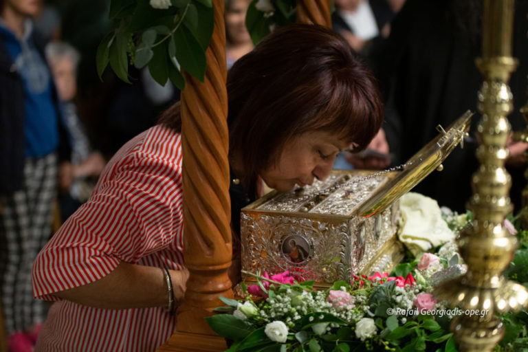 Έκτη ημέρα προσκυνήματος της Αγίας Ζώνης στο Παραλίμνι – Την Κυριακή αναχωρεί για Λεμεσό