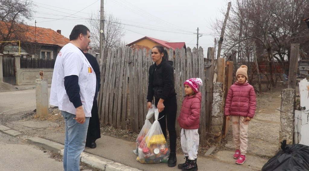 Daruri pentru 25 de familii din județul Prahova