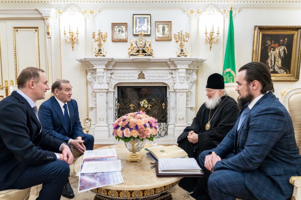 Состоялась встреча Святейшего Патриарха Кирилла с заместителем мэра Москвы в Правительстве Москвы по вопросам жилищно-коммунального хозяйства, руководителем Департамента капитального ремонта г. Москвы и исполнительным директором Фонда Храма Христа Спасителя
