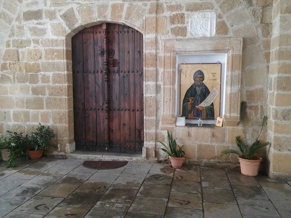 Όταν ο Άγιος Κασσιανός σταμάτησε τους Τούρκους εισβολείς 30 μέτρα μακριά από τον ναό