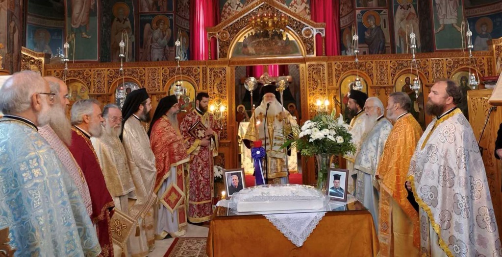Μνημόσυνο ιερατικού ζεύγους τέλεσε ο Μητροπολίτης Δημητριάδος