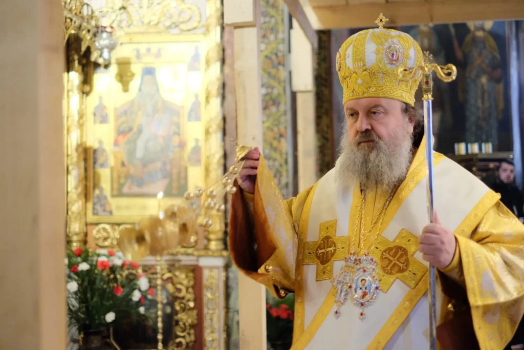 Pilda femeii cananeence ne poate schimba felul de a gândi despre străini, spune PS Timotei Prahoveanul