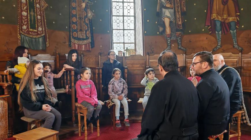 Η Αρχιεπισκοπή Άρτζες μεριμνά για 11 ορφανά αδέρφια