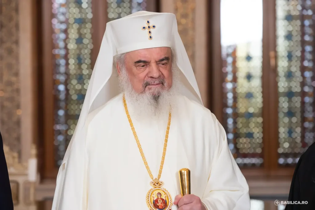 Prin rugăciunea pentru alții ne întâlnim cu iubirea lui Hristos, spune Patriarhul Daniel