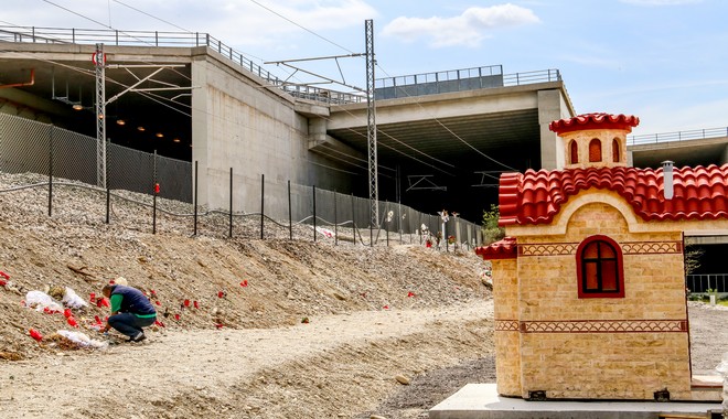 Ένας χρόνος από την τραγωδία των Τεμπών – 57 πένθιμες κωδωνοκρουσίες στους ναούς στη μνήμη των θυμάτων