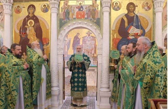 В день памяти преподобных Кирилла и Марии председатель Синодального отдела по монастырям и монашеству совершил Литургию в Покровском Хотькове монастыре