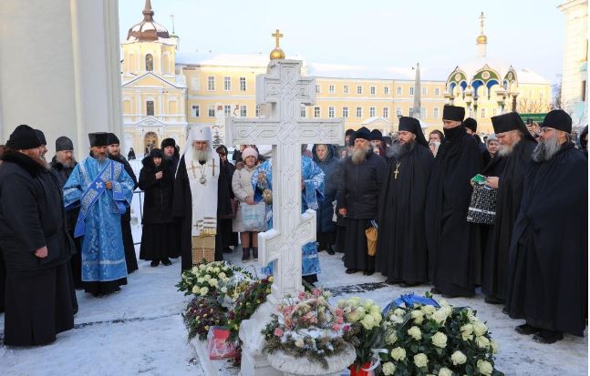 Председатель Синодального отдела по монастырям и монашеству совершил заупокойную литию на могиле архимандрита Кирилла (Павлова)