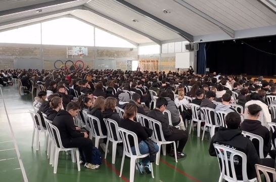 Ο Γέροντας Εφραίμ στο Γυμνάσιο Ξυλοτύμβου και το Λύκειο Παραλιμνίου (ΒΙΝΤΕΟ – ΦΩΤΟ)