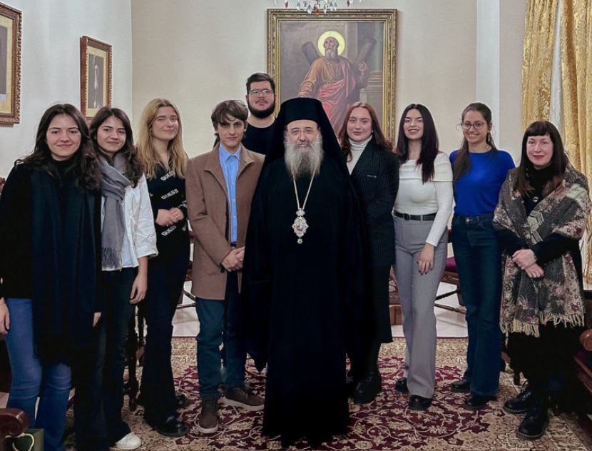 Πατρών Χρυσόστομος σε «χρυσούς» φοιτητές: «Μας κάνατε υπερήφανους, κρατείστε γερά τις ηθικές αξίες»