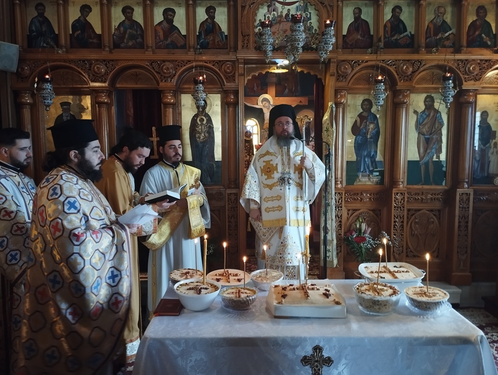 Αιτωλίας Δαμασκηνός: «Να νικήσουμε τον θάνατο με την δύναμη της πίστης μας» – Το Ψυχοσάββατο στην Παραβόλα Αγρινίου